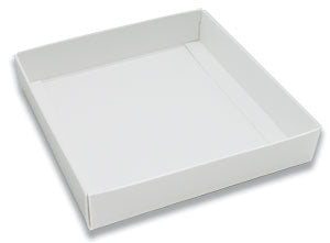 5-9/16 x 5-9/16 x 1-1/8 White 8 oz. (1/2 lb.) Square Candy Box BASE 250/Case